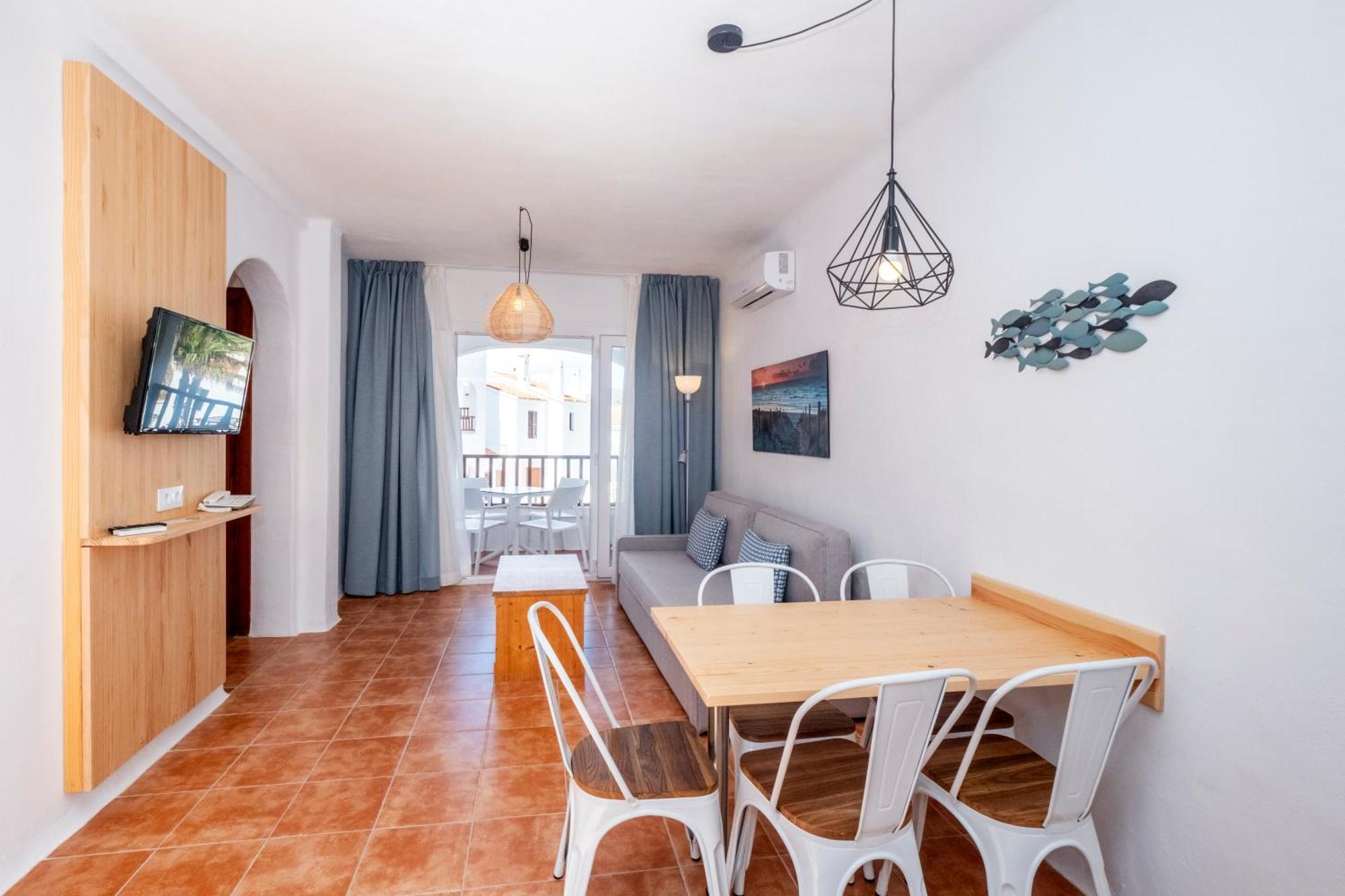 Aparthotel Tramontana Park Fornells  Bagian luar foto